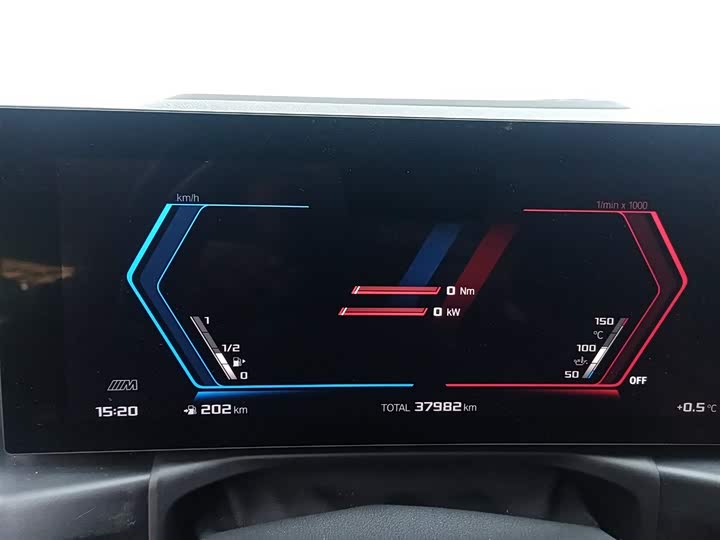 BMW M3 2023 2023款 M3四门轿车 M xDrive 雷霆版