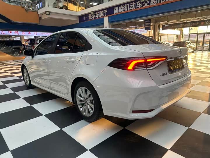 Toyota Corolla 2024 2024款 1.8L 智能电混双擎 精英版