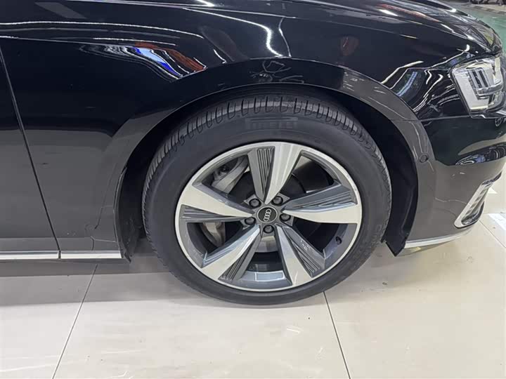 Audi A8 Hybrid 2022 2022款 A8L 60 TFSIe quattro 典藏版