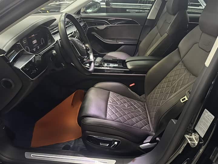 Audi A8 Hybrid 2022 2022款 A8L 60 TFSIe quattro 典藏版