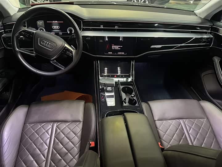 Audi A8 Hybrid 2022 2022款 A8L 60 TFSIe quattro 典藏版
