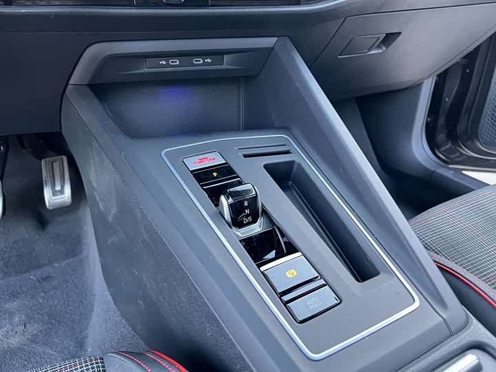 Volkswagen Golf GTI 2025 2025款 380TSI DSG GTI