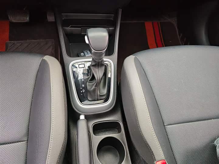 Kia KX1 2021 2021款 1.4L CVT趣享天窗款