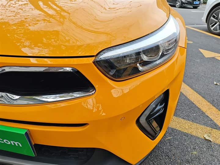 Kia KX1 2021 2021款 1.4L CVT趣享天窗款