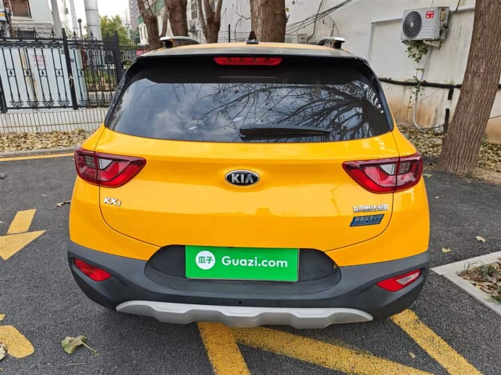 Kia KX1 2021 2021款 1.4L CVT趣享天窗款