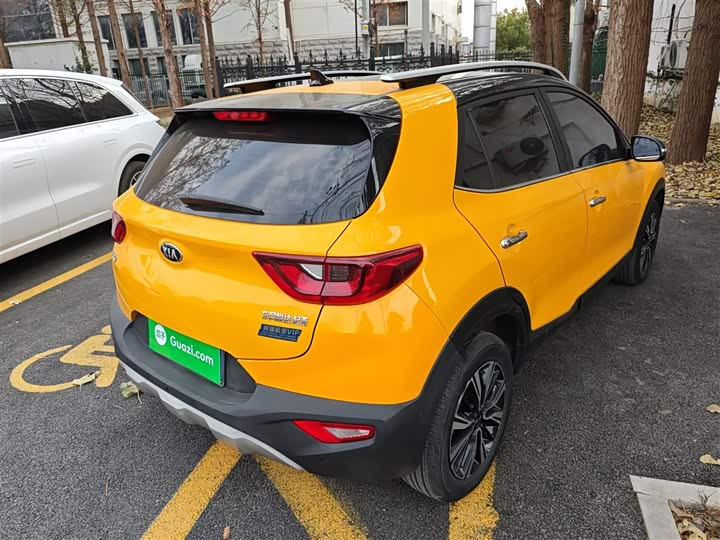 Kia KX1 2021 2021款 1.4L CVT趣享天窗款