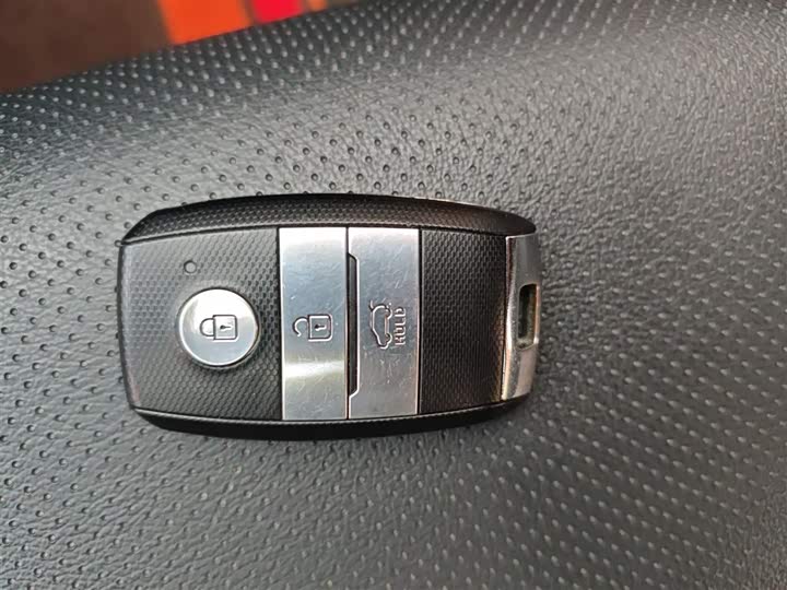 Kia KX1 2021 2021款 1.4L CVT趣享天窗款