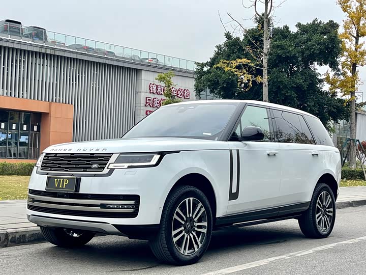 Land Rover Range Rover 2025 2025款 3.0 L6 400PS 盛世加长版