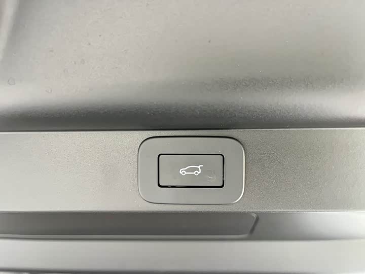 Land Rover Range Rover 2025 2025款 3.0 L6 400PS 盛世加长版