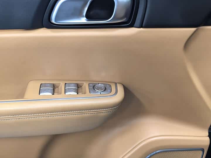 LiXiang One 2021 2021款 增程6座版