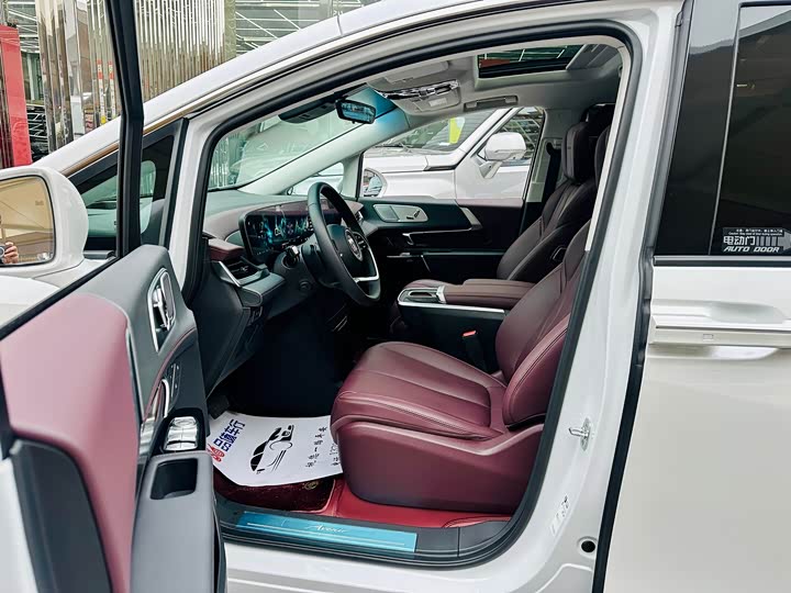 Buick GL8 Century 2025 2025款 2.0T 七座蕴世版