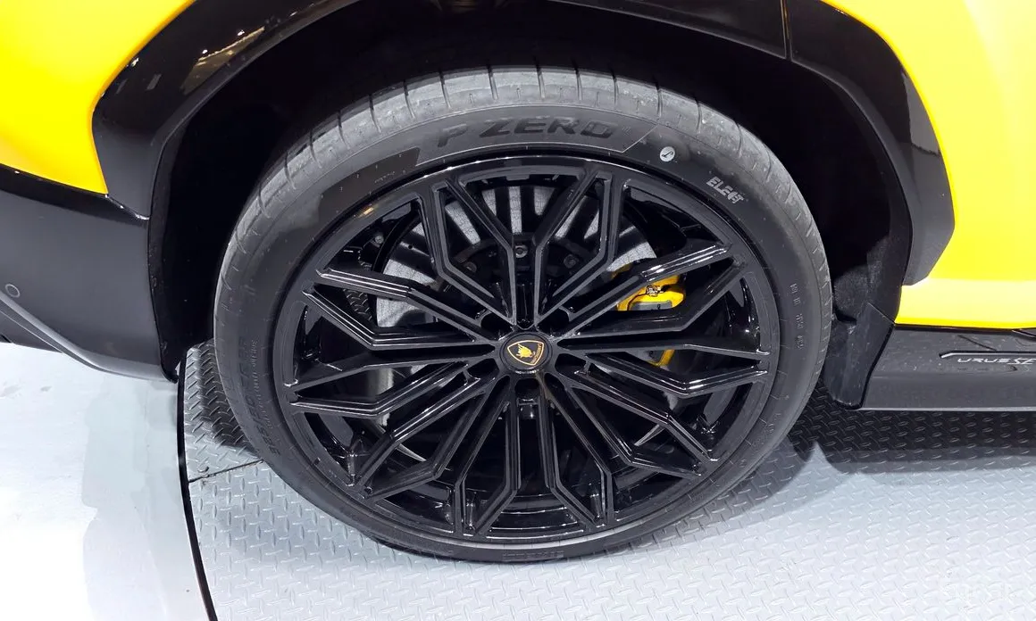 Lamborghini Urus 2018 4.0 V8 SE