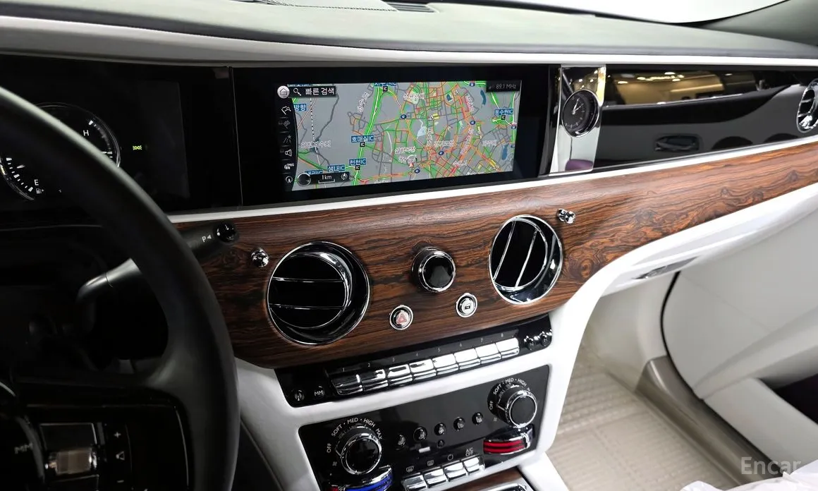 Rolls-Royce Ghost 2020 6.7 EWB V12