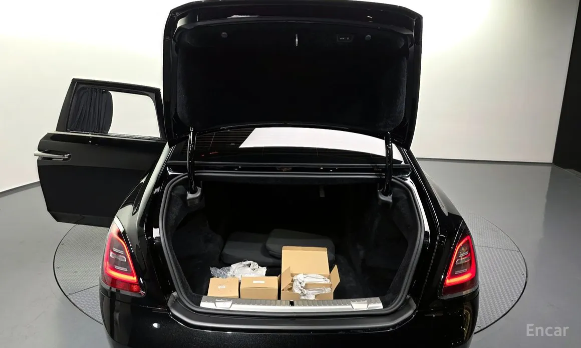 Rolls-Royce Ghost 2020 6.7 EWB V12