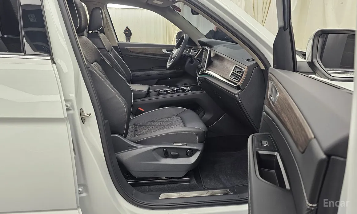 Volkswagen Atlas 2017 2.0 TSI R-LINE 7-Seater