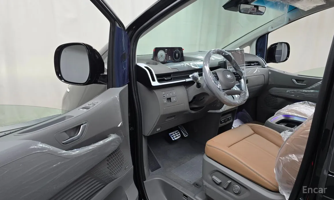 Hyundai Staria 2021 4WD Lounge 7-Seater