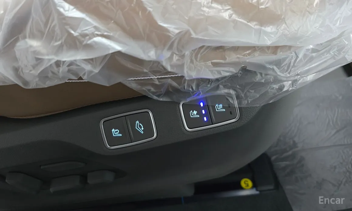 Hyundai Staria 2021 4WD Lounge 7-Seater