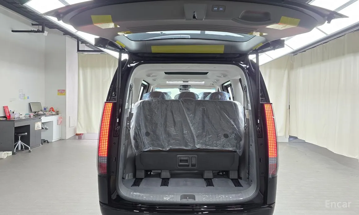 Hyundai Staria 2021 4WD Lounge 7-Seater