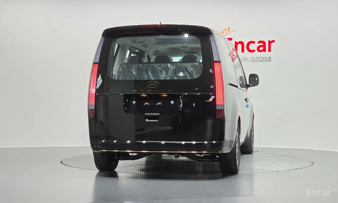 Hyundai Staria 2021 4WD Lounge 7-Seater