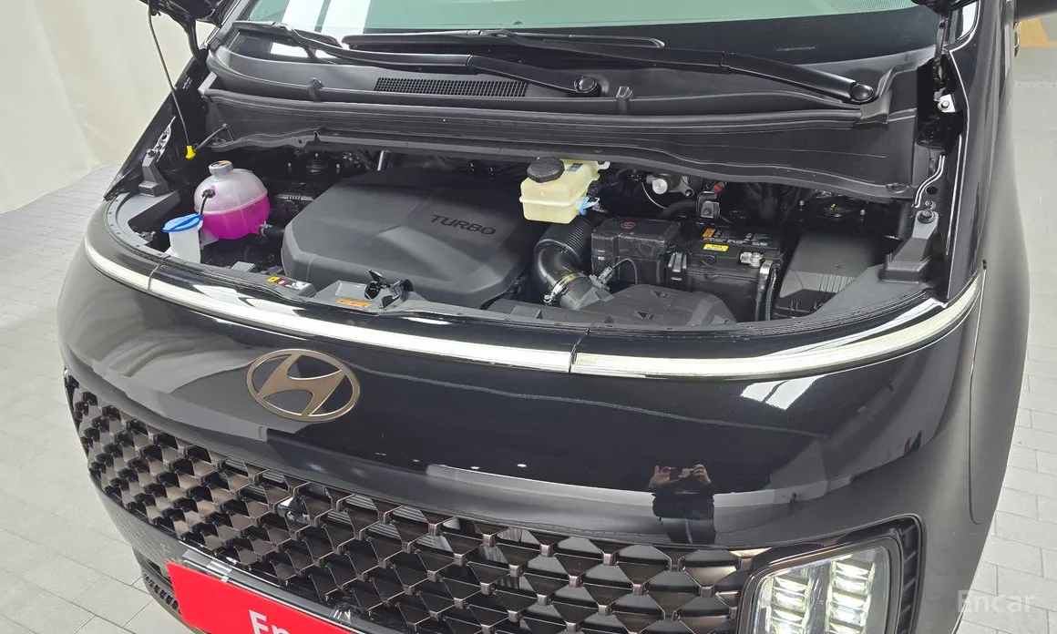 Hyundai Staria 2021 4WD Lounge 7-Seater