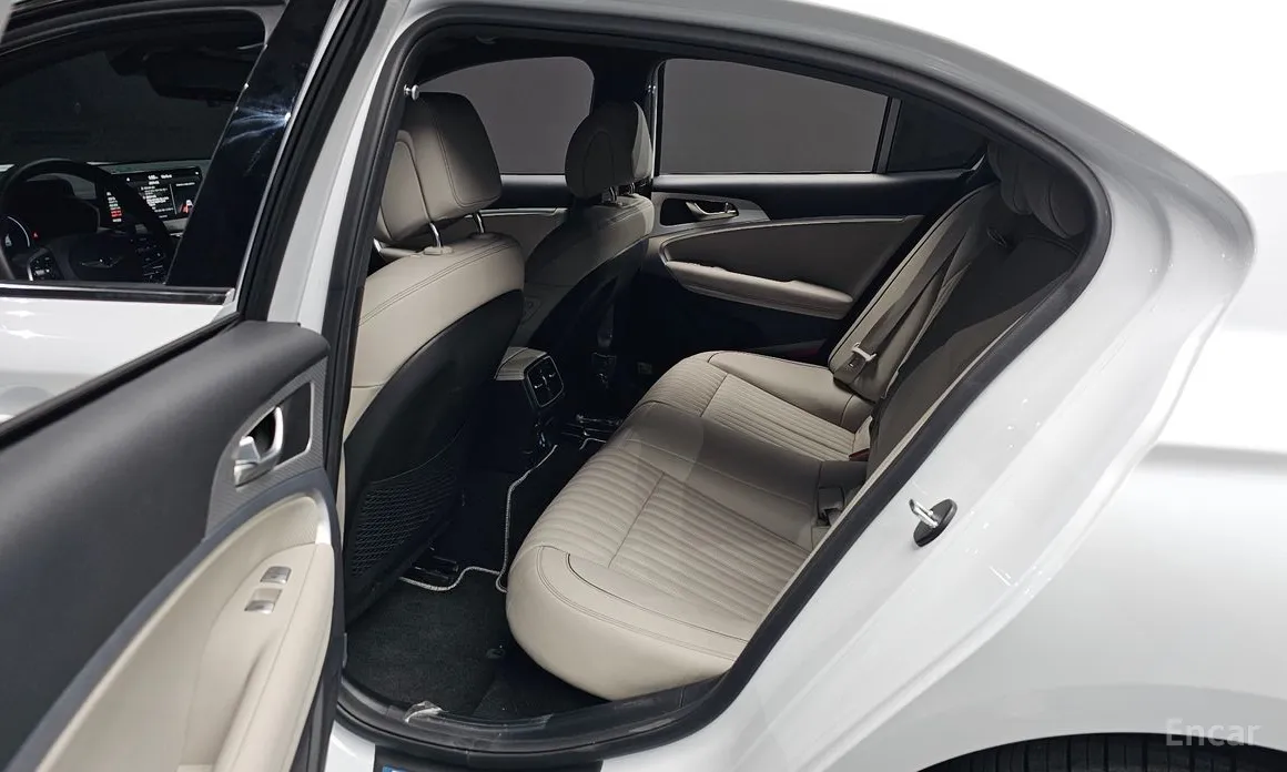 Genesis G70 2022 Gasoline 2.0T 2WD