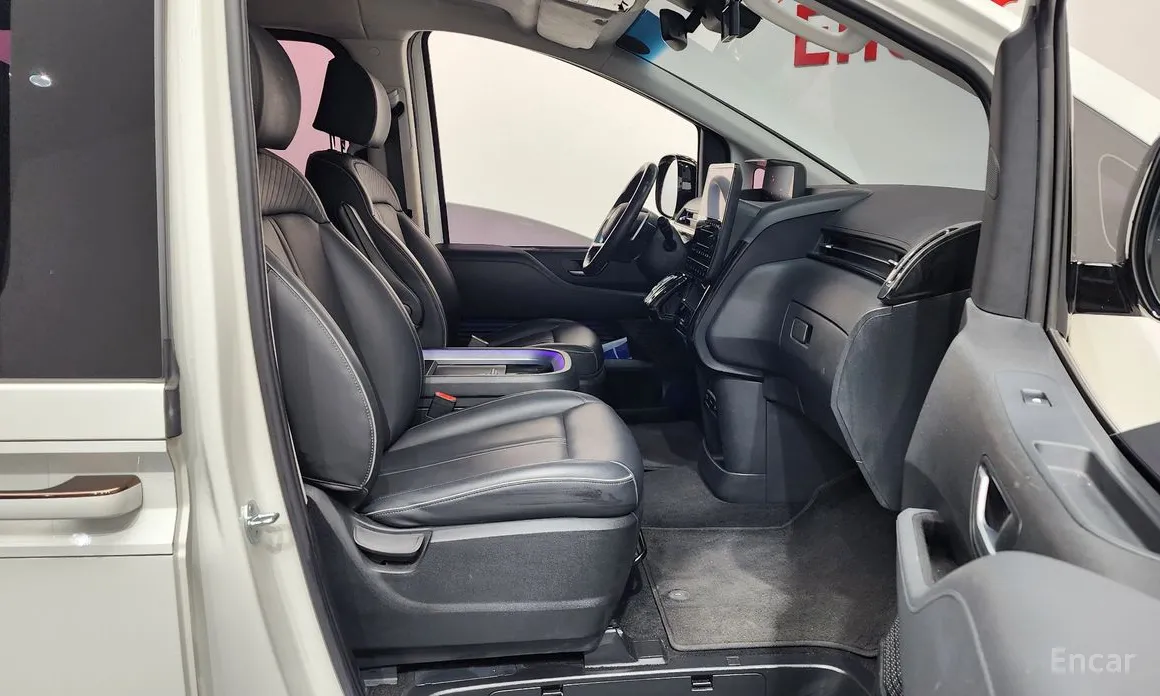 Hyundai Staria 2021 Lounge 9-Seater