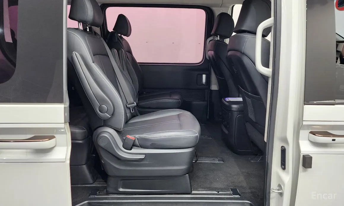 Hyundai Staria 2021 Lounge 9-Seater