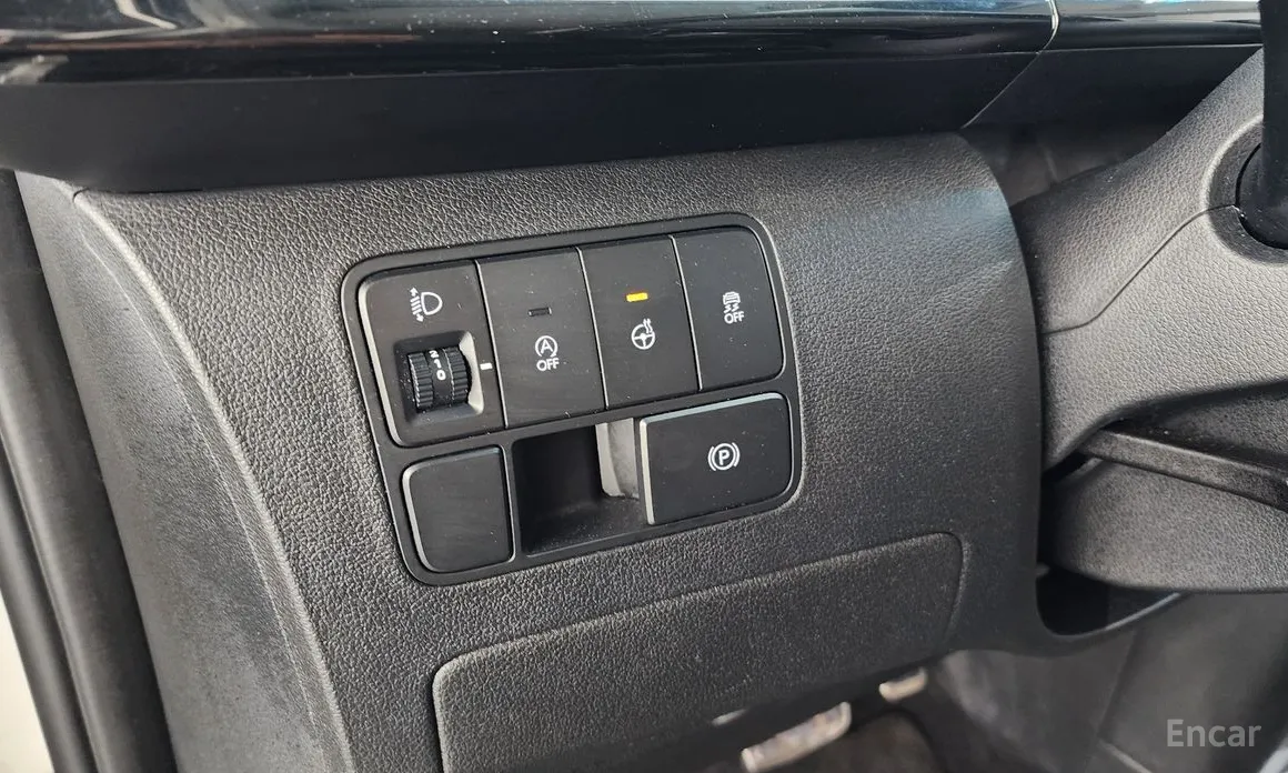 Hyundai Staria 2021 Lounge 9-Seater