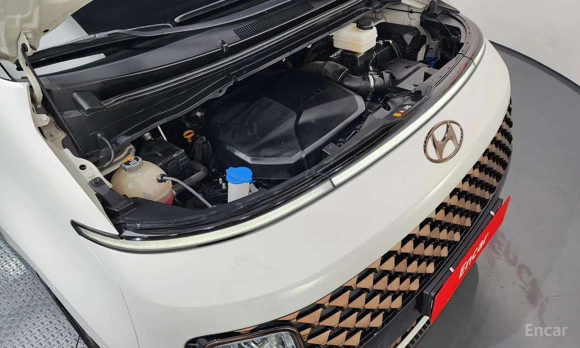 Hyundai Staria 2021 Lounge 9-Seater