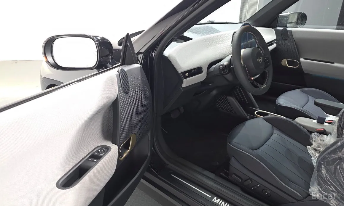 Mini Cooper 2025 SE Favoured