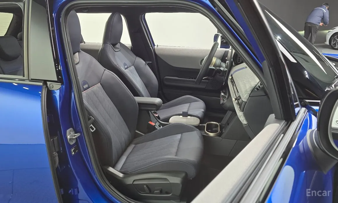 Mini Cooper 2024 5 Door Favoured