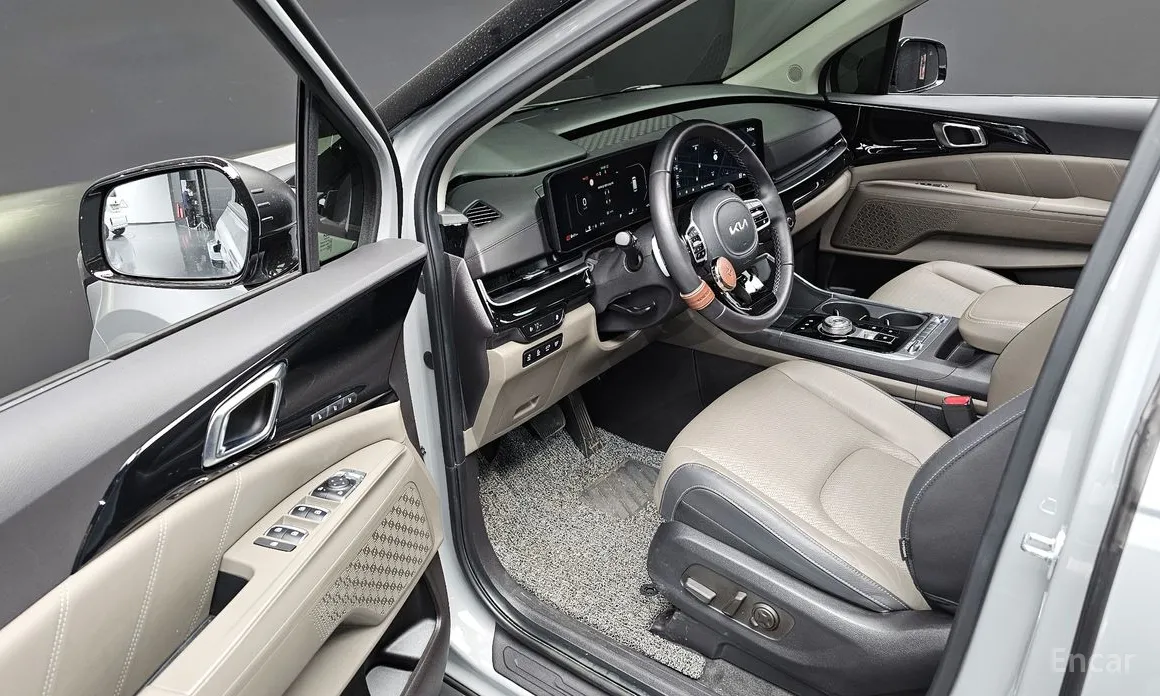 Kia Carnival 2023 9-Seater Gravity