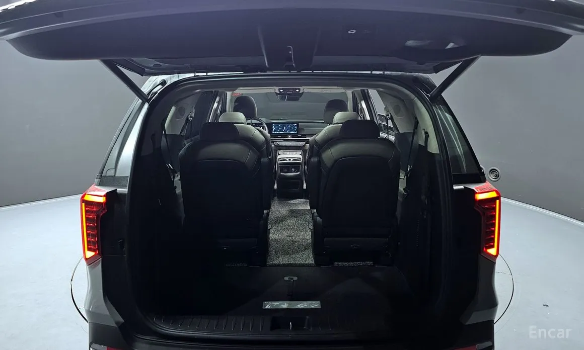 Kia Carnival 2023 9-Seater Gravity