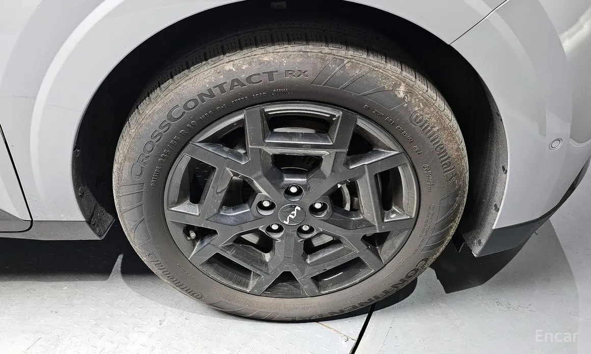 Kia Carnival 2023 9-Seater Gravity