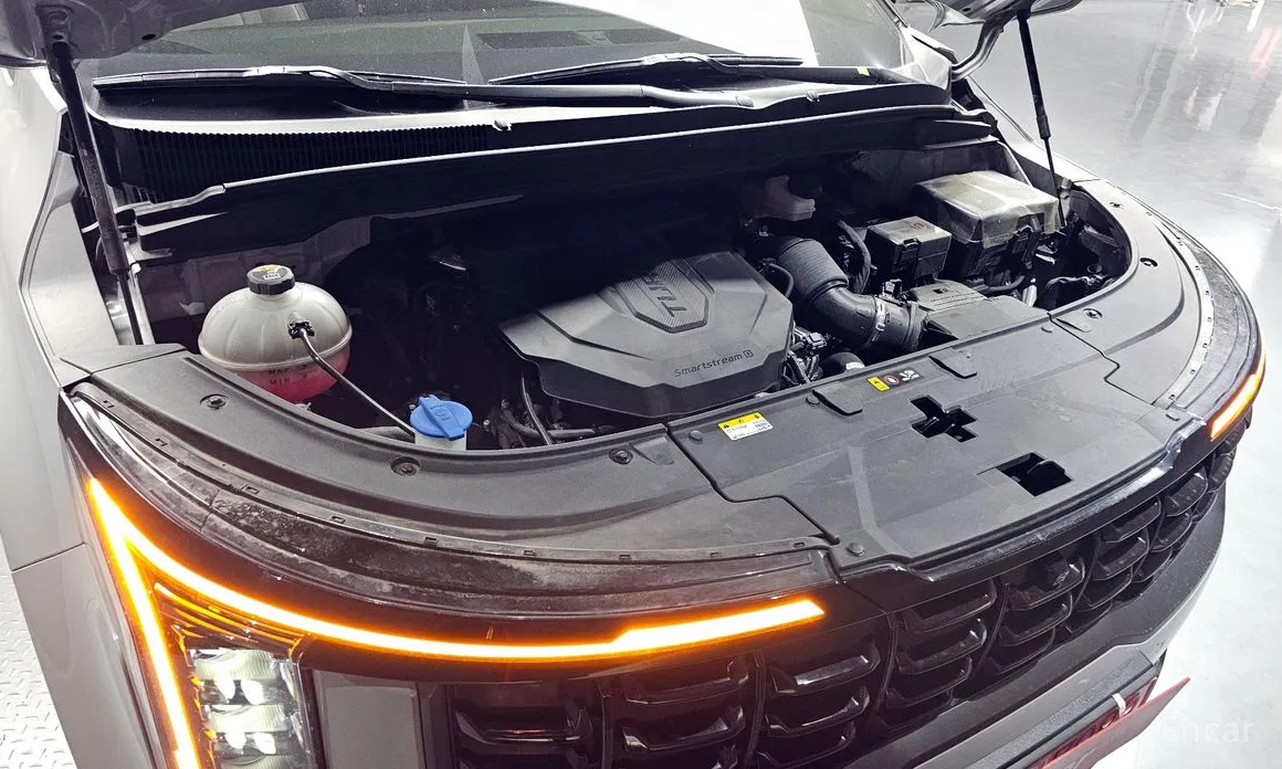 Kia Carnival 2023 9-Seater Gravity