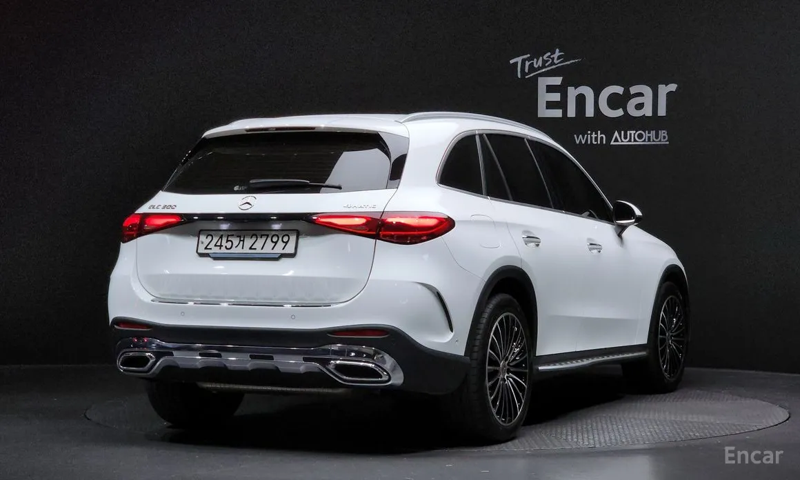 Mercedes-Benz GLC-Class 2023 GLC300 4MATIC AMG Line