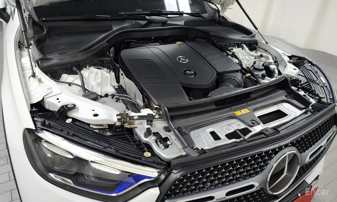 Mercedes-Benz GLC-Class 2023 GLC300 4MATIC AMG Line