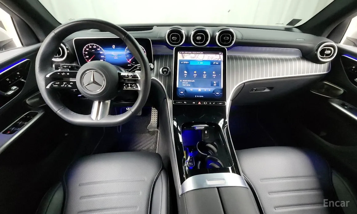 Mercedes-Benz GLC-Class 2023 GLC300 4MATIC AMG Line