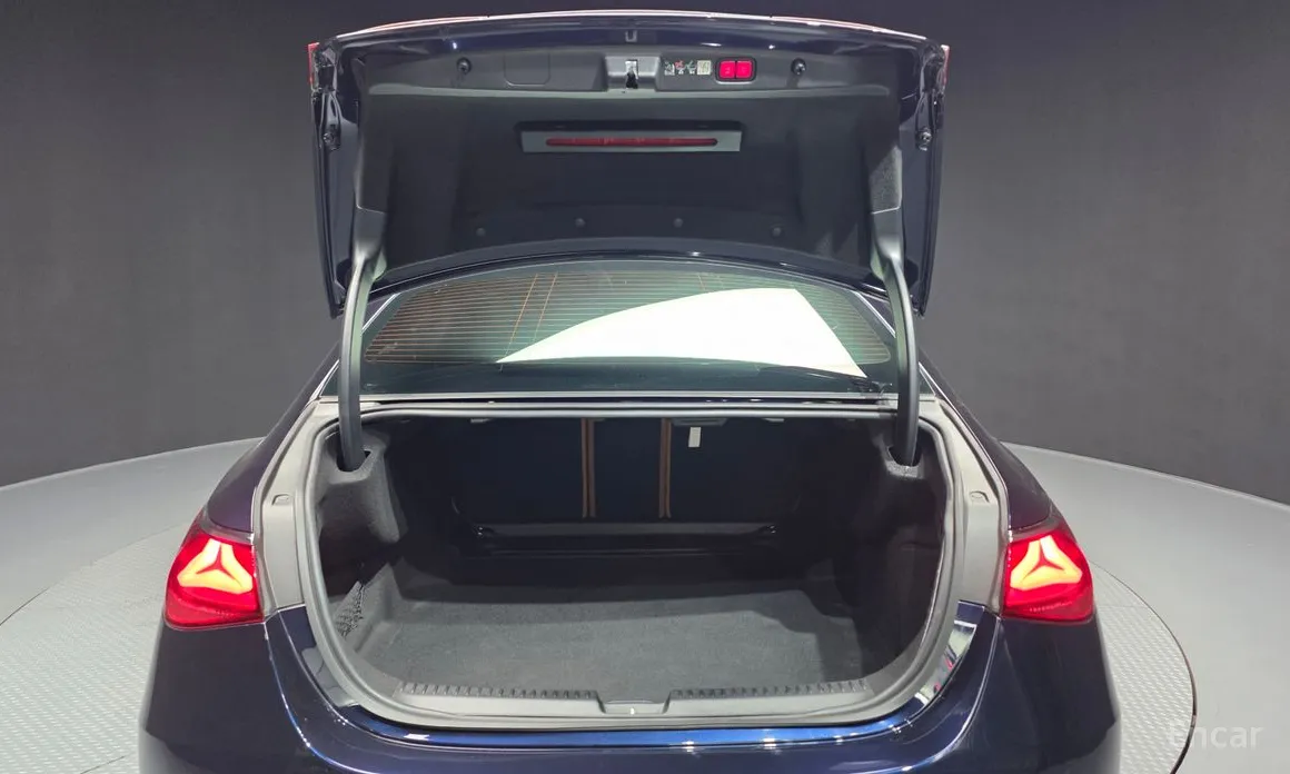 Mercedes-Benz E-Class 2024 E220d 4MATIC Exclusive