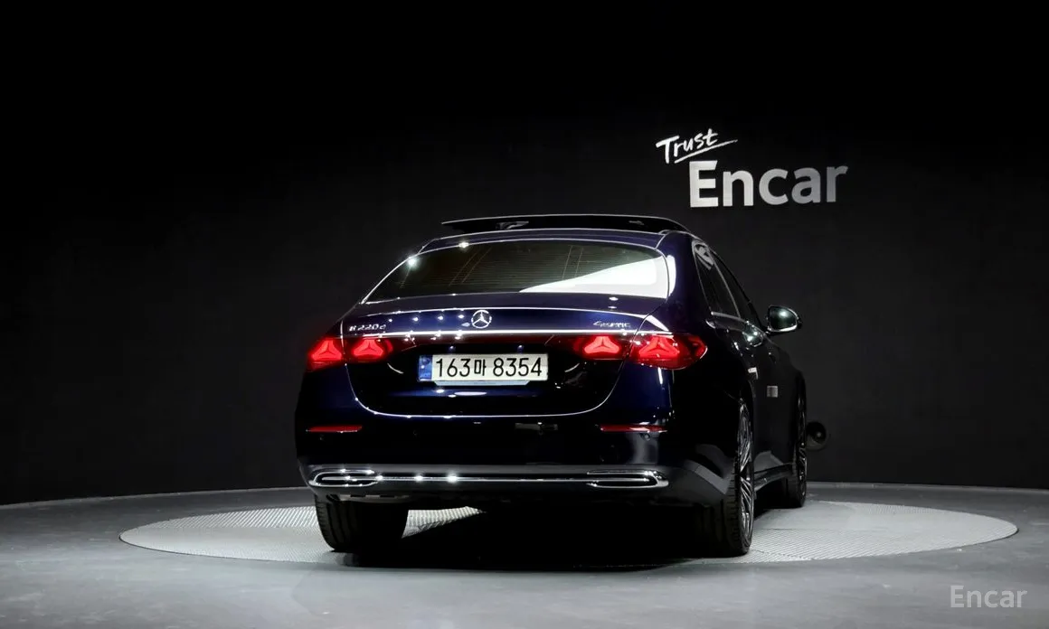 Mercedes-Benz E-Class 2024 E220d 4MATIC Exclusive