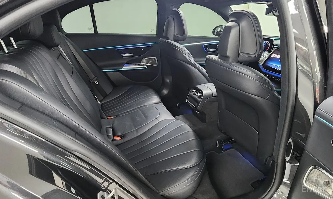 Mercedes-Benz E-Class 2024 E300 4MATIC Exclusive