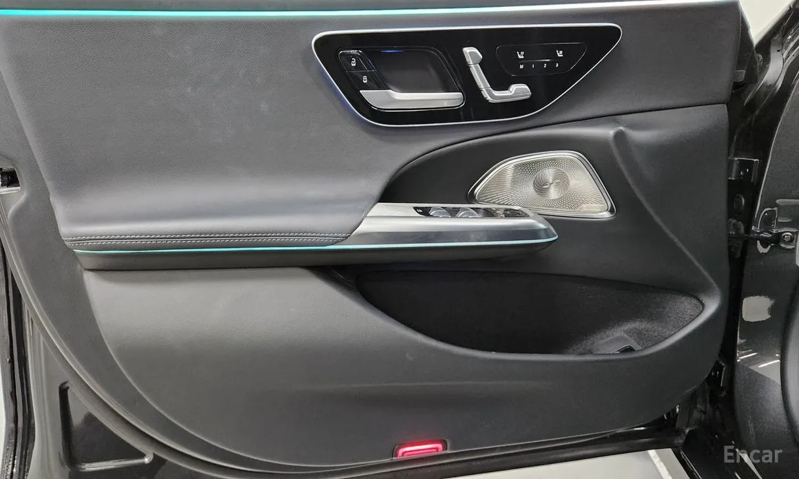 Mercedes-Benz E-Class 2024 E300 4MATIC Exclusive