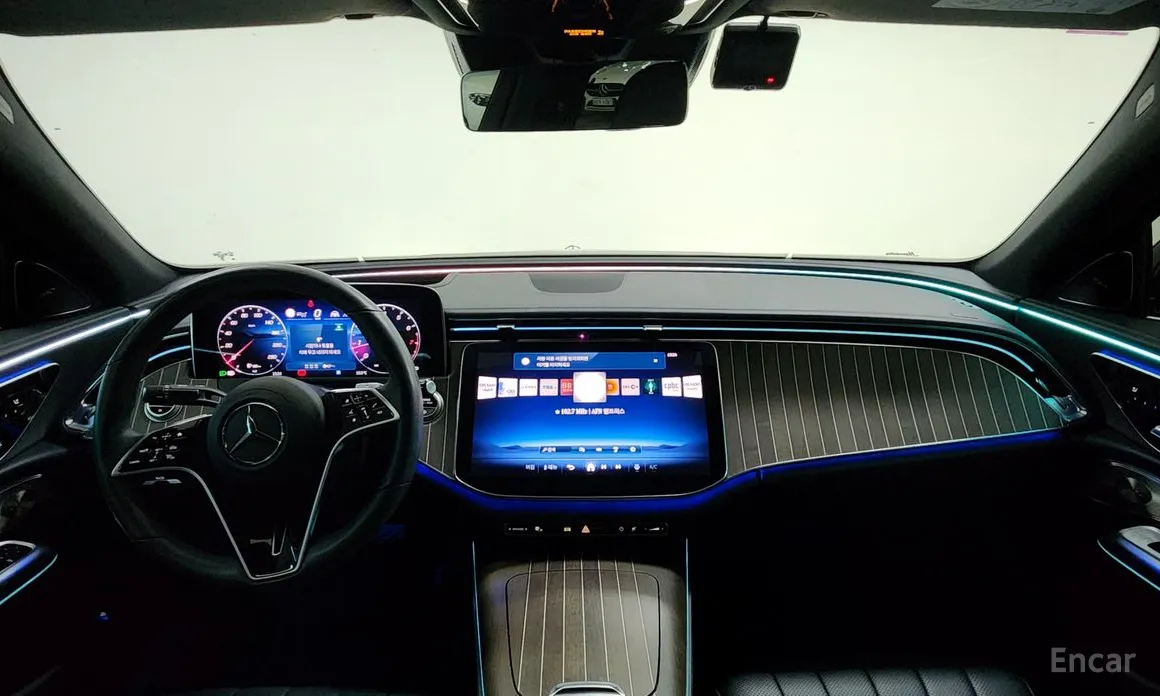Mercedes-Benz E-Class 2024 E300 4MATIC Exclusive