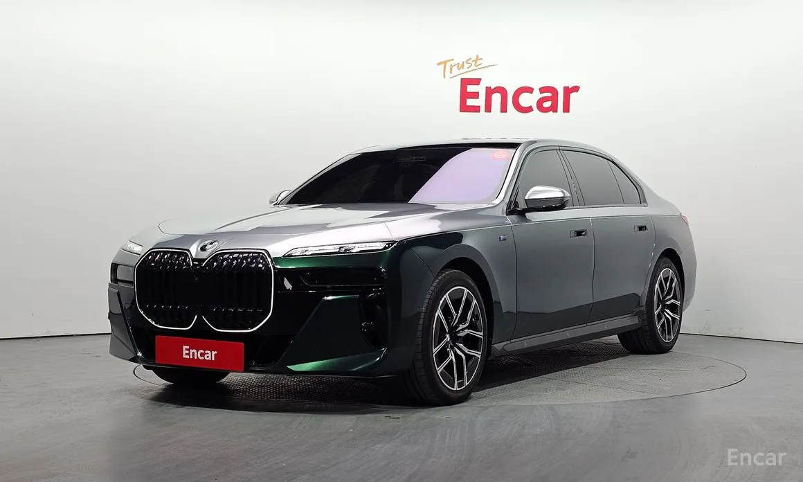 BMW 7 Series 2022 740i xDrive M Sport