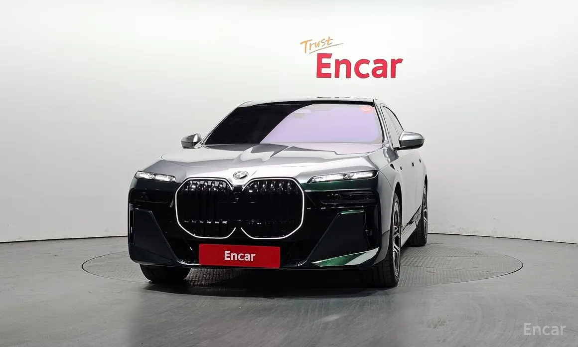 BMW 7 Series 2022 740i xDrive M Sport