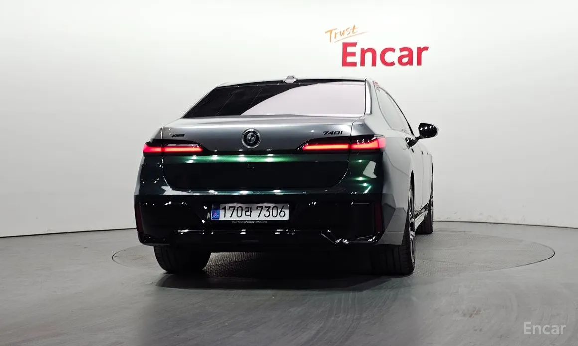 BMW 7 Series 2022 740i xDrive M Sport