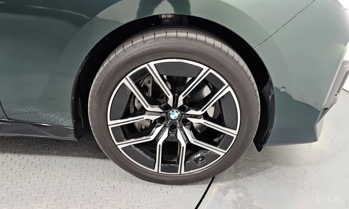 BMW 7 Series 2022 740i xDrive M Sport