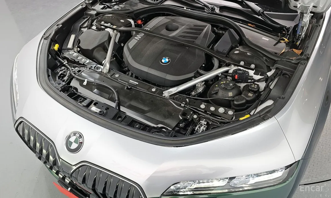 BMW 7 Series 2022 740i xDrive M Sport