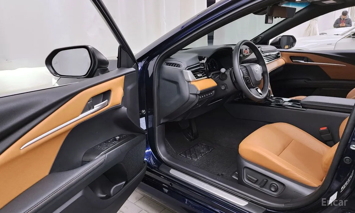 Toyota Camry 2024 2.5 XLE Premium Hybrid