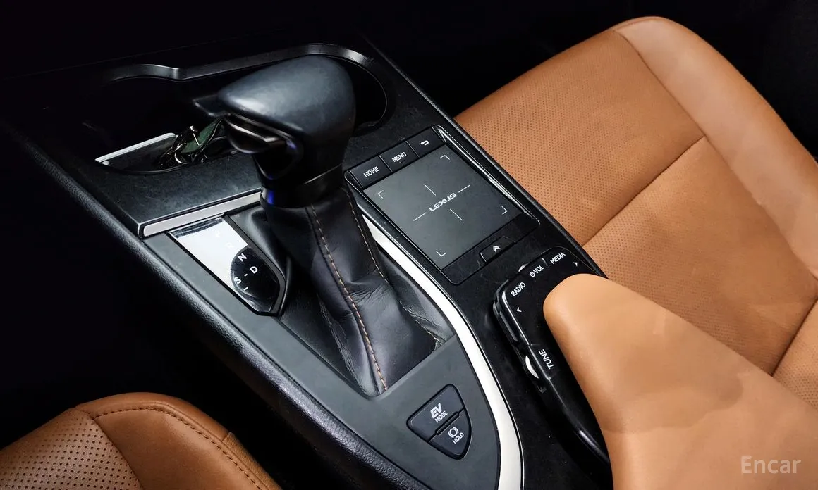 Lexus UX 2019 2.0 2WD